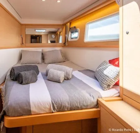 Luxury Yacht In Lisboa